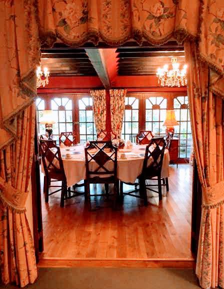 Tudor Place Bed & Breakfast วินเนอร์ช ภายนอก รูปภาพ