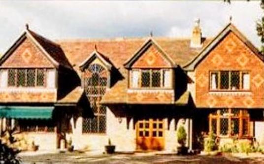 Tudor Place Bed & Breakfast วินเนอร์ช ภายนอก รูปภาพ